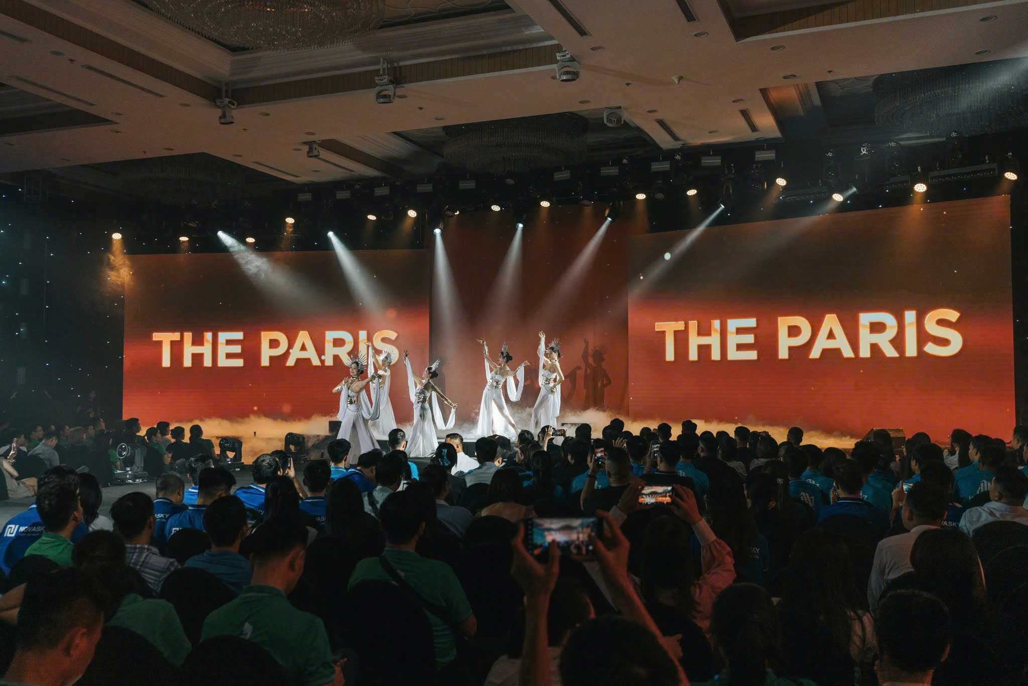 Tinh Thần Nghệ Thuật Pháp Tại Kickoff The Paris